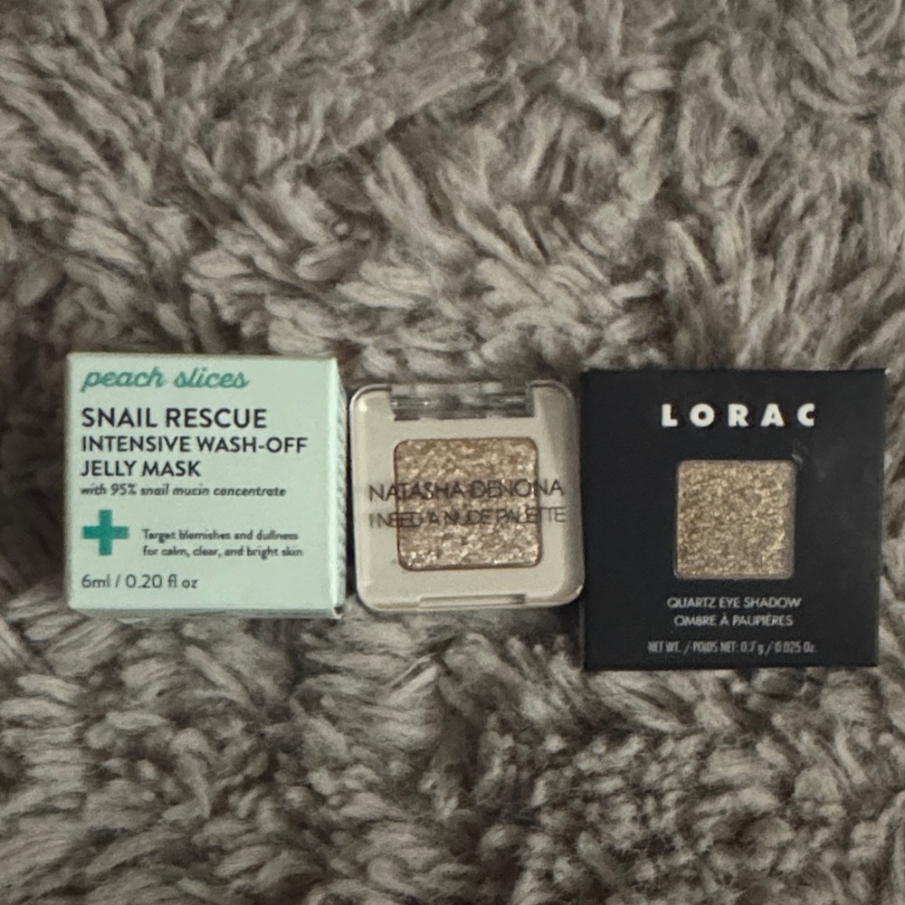 BUNDLE OF PRESTIGE MAKEUP MINI/TRAVEL SIZES WITH MAKEUP BAG. - Picture 2 of 4